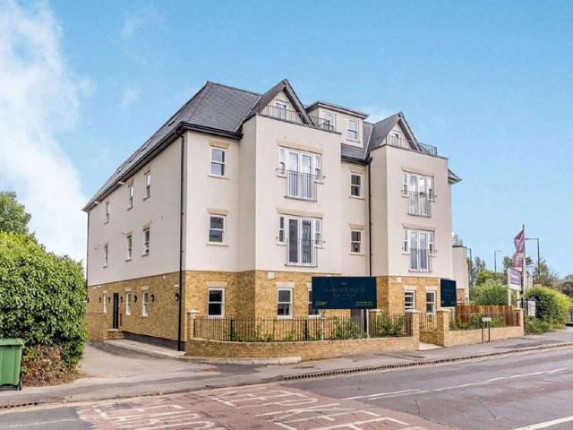 Flat for sale in Clewer New Town, Windsor