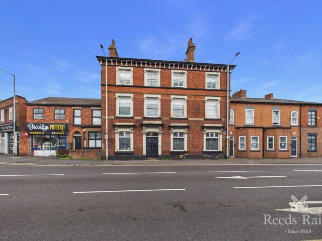 Flat for sale in Hazel Grove, Greater Manchester