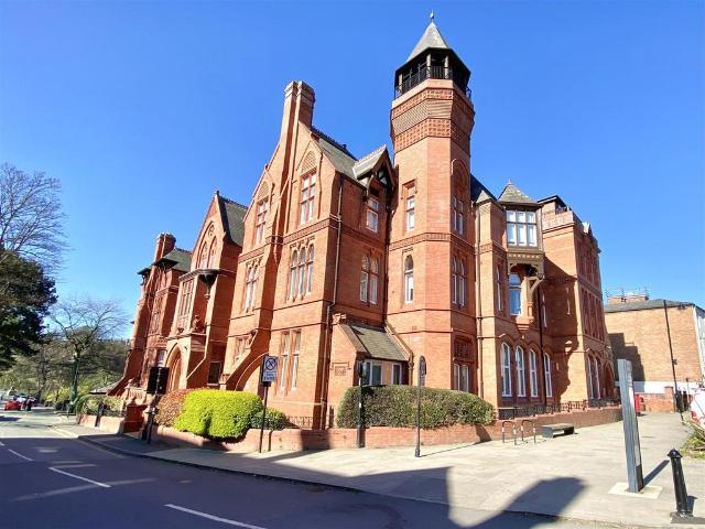 Flat for sale in Frankwell