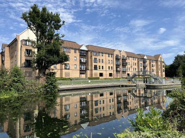 Flat for sale in Huntingdon, Cambridgeshire