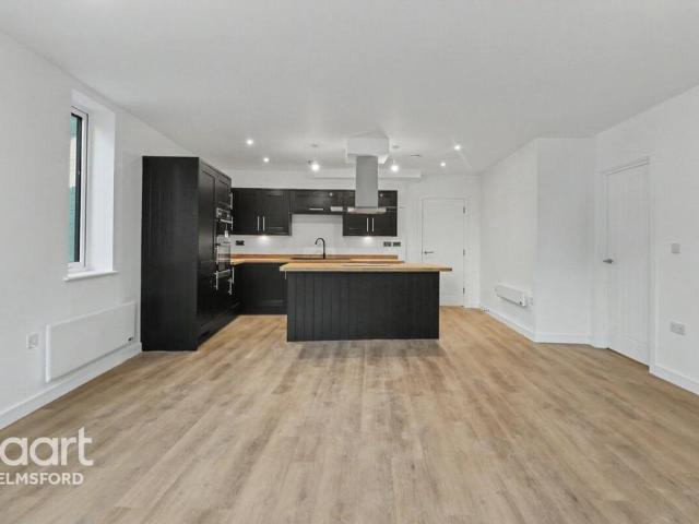 Flat for sale in Moulsham, Chelmsford