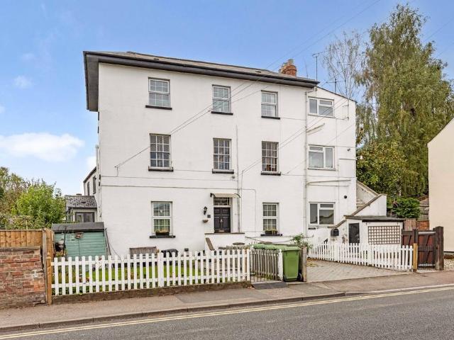 Flat for sale in Ewens Farm, Golden Valley