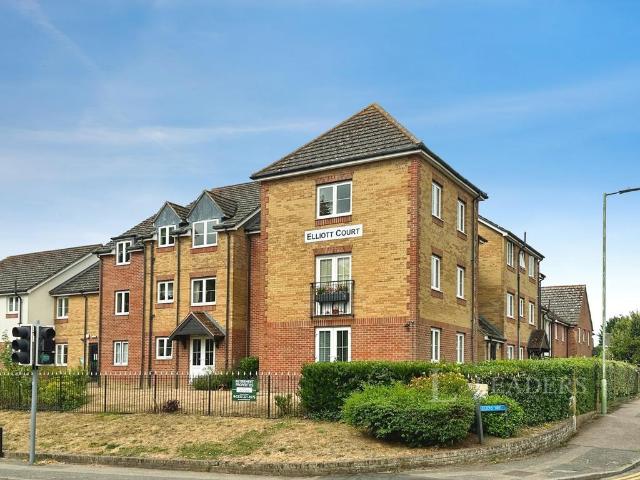 Flat for sale in Hockerill, Colliers End