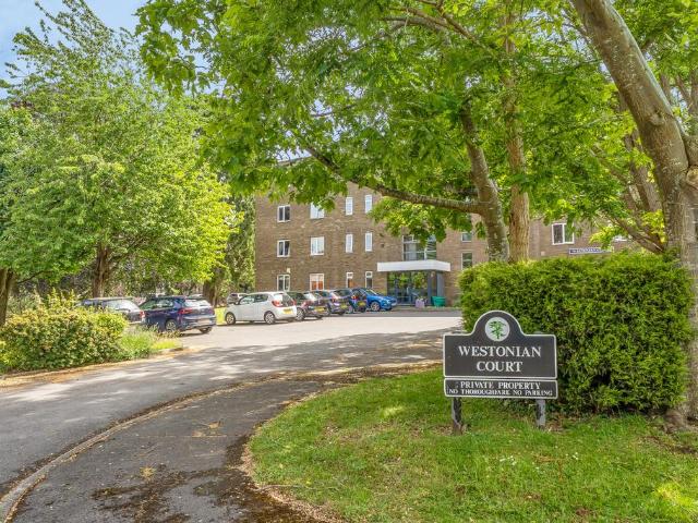 Flat for sale in Feckenham, City Of Bristol