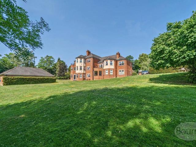 Flat for sale in Hale, Waverley