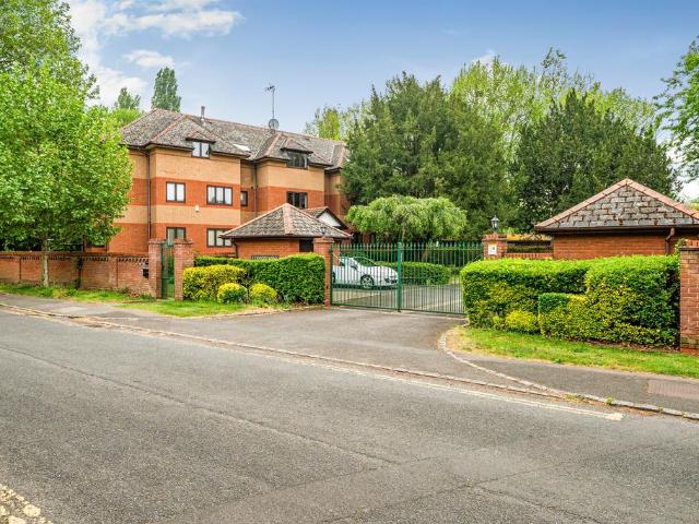 Flat for sale in Fishery, Maidenhead