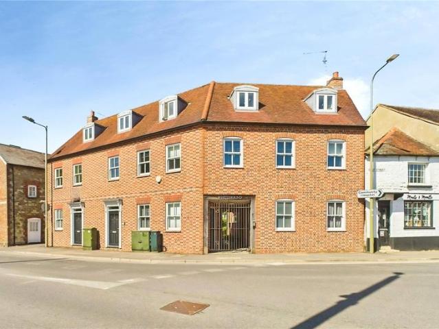 Flat for sale in Berrick Salome, Oxfordshire