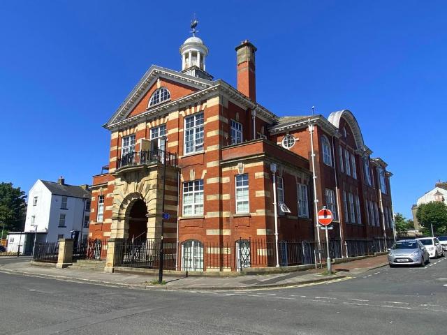 Flat for sale in Poulton-le-Sands, Bare