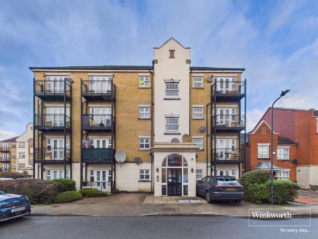 Flat for sale in Kingsbury, Greater London
