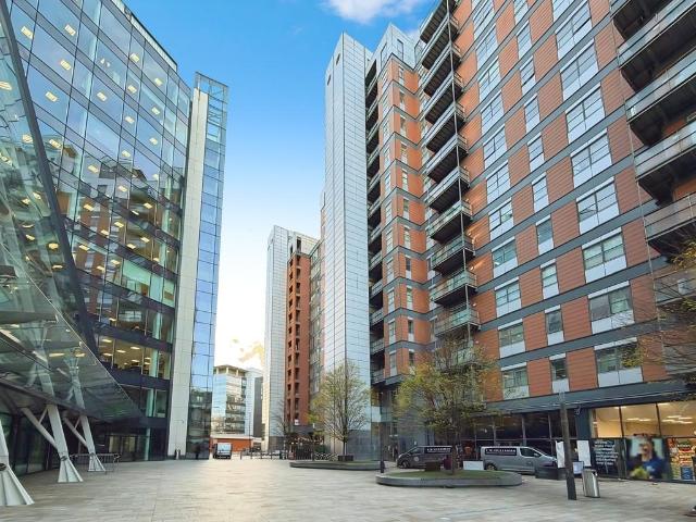 Flat for sale in Holbeck, West Yorkshire