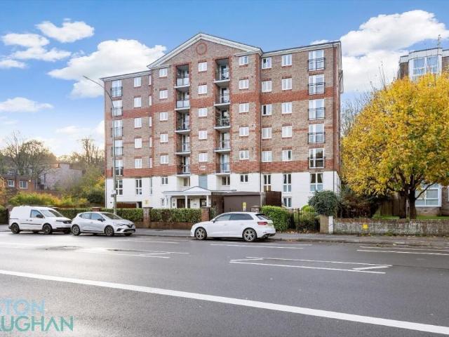 Flat for sale in Brighton & Hove