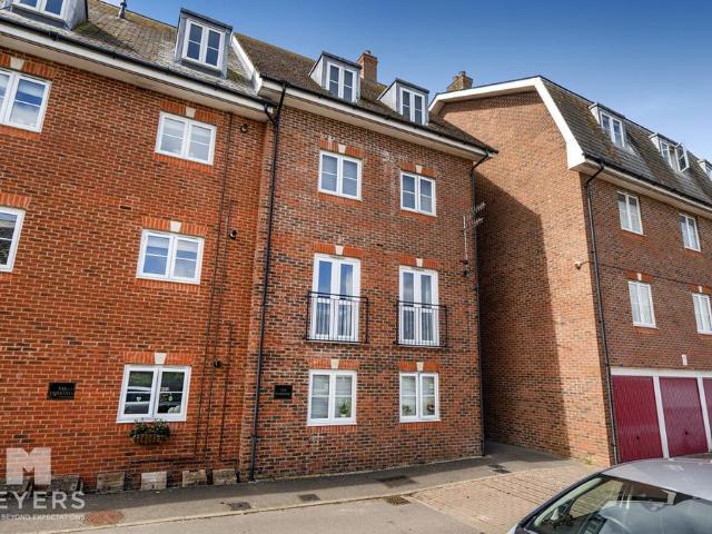 Flat for sale in Fordington, East Dorset