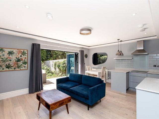 Flat for sale in London Borough of Ealing, Greater London