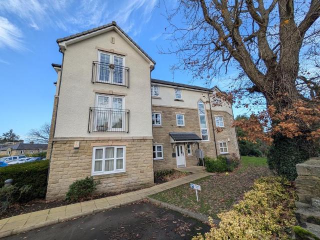 Flat for sale in Cottingley, West Yorkshire