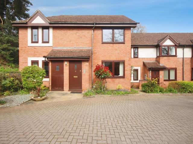 Flat for sale in Cliff Hill, Warwick