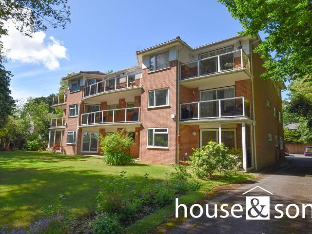 Flat for sale in Lansdowne, Springbourne