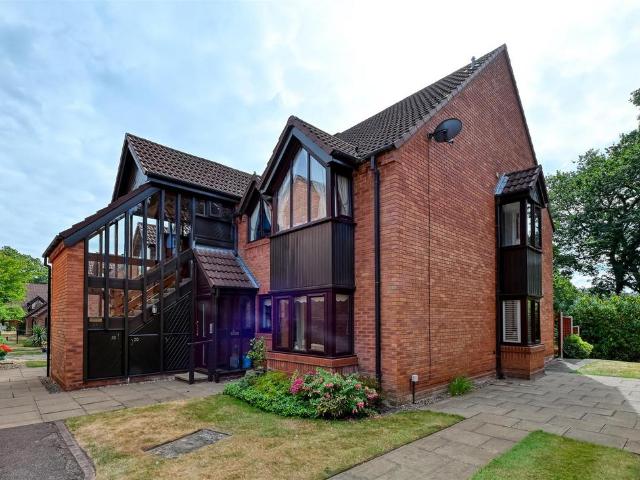 Flat for sale in Tettenhall, West Midlands