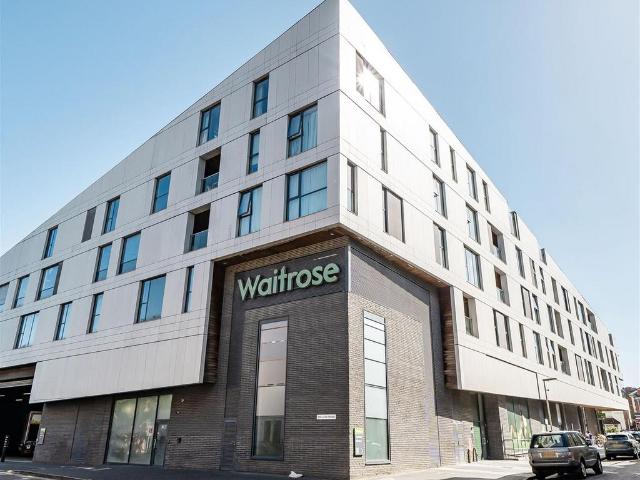 Flat for sale in Guildford Park, Westborough