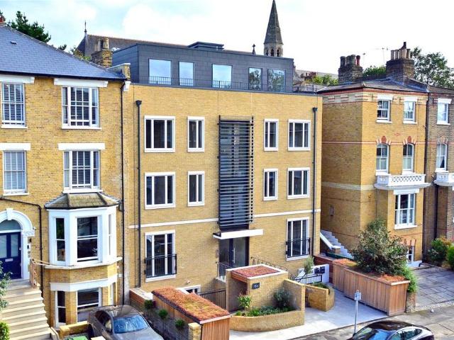 Flat for sale in Kidbrooke, Greater London