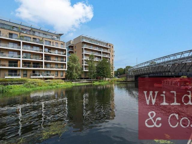 Flat for sale in Greater London