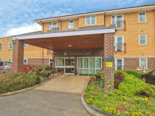 Flat for sale in Trowbridge