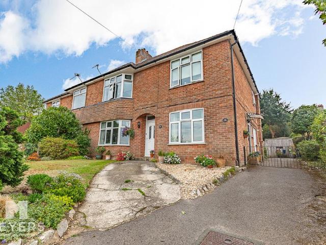 Flat for sale in Queens Park, Bournemouth