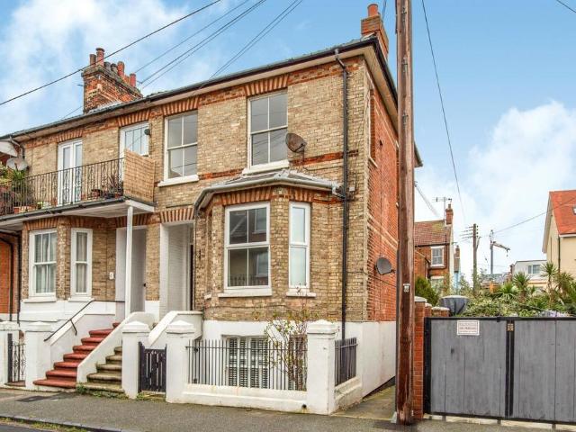 Flat for sale in Felixstowe, Eastbridge