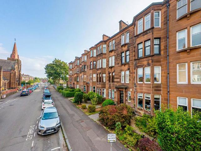 Flat for sale in Broomhill, Scotland