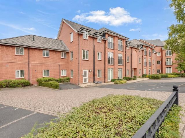 Flat for sale in Stourton, South Staffordshire