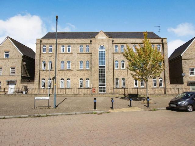 Flat for sale in Taw Hill, Abbey Mead