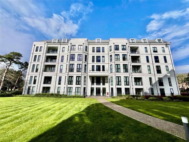 Flat for sale in West Cliff, Bournemouth