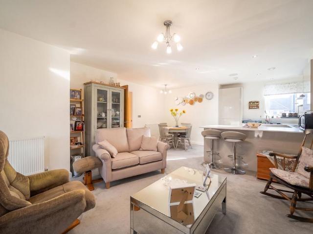 Flat for sale in Shirley, West Midlands
