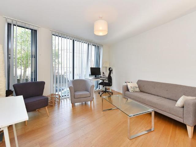 Flat for sale in Paddington, Greater London