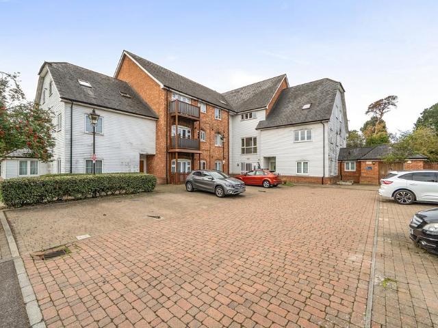 Flat for sale in Chatterton Village, Greater London