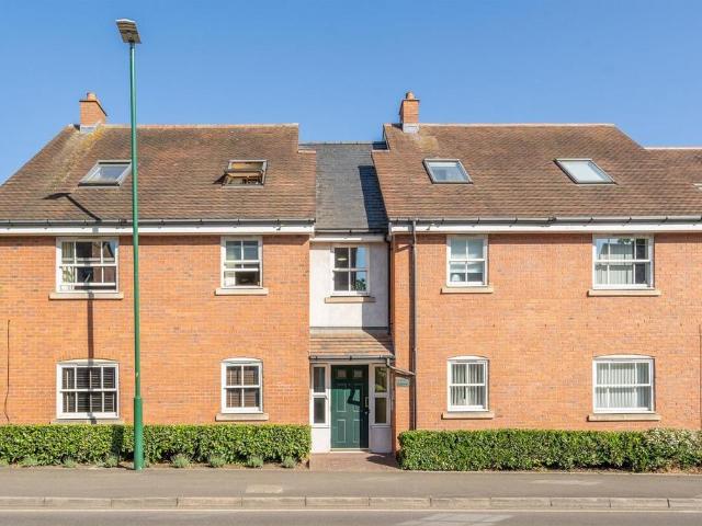 Flat for sale in Elmdon, West Midlands