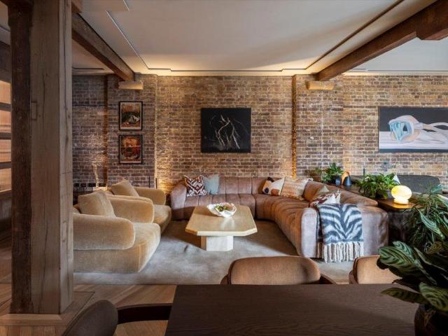 Flat for sale in Chalk Farm, Greater London