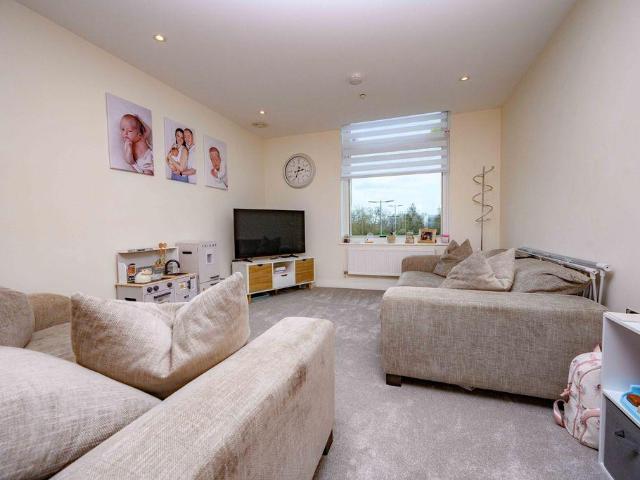 Flat for sale in Fretherne, Hertfordshire