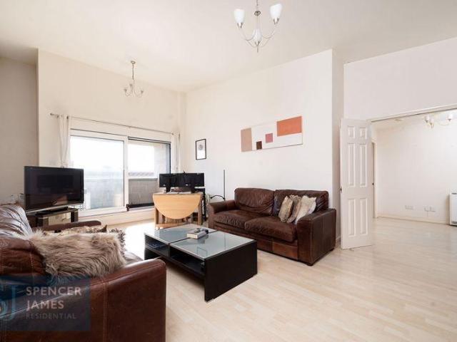 Flat for sale in North Woolwich, Greater London