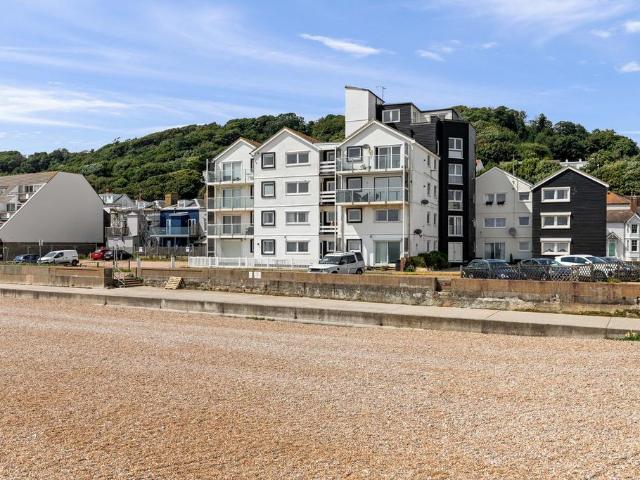 Flat for sale in Golden Valley, Folkestone