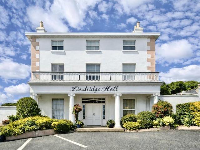 Flat for sale in Jersey Marine, Wales
