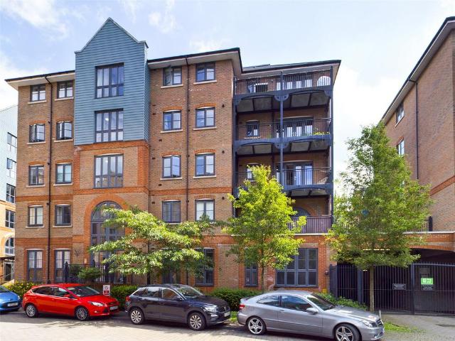 Flat for sale in Brook Street, Bourne Vale