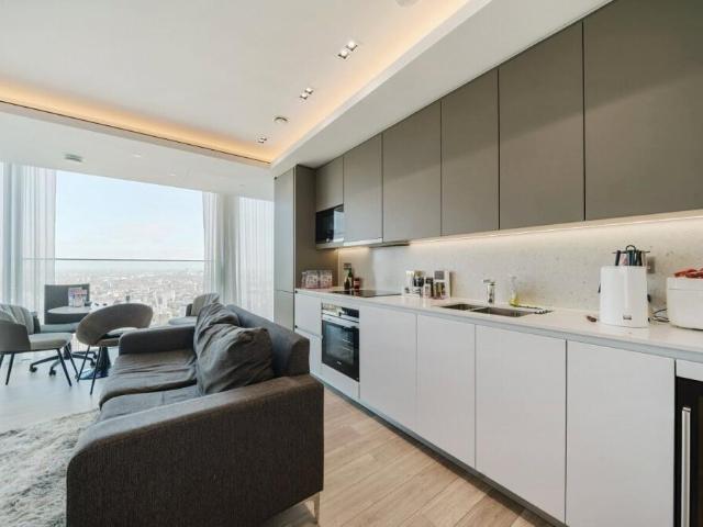 Flat for sale in Finsbury, Greater London