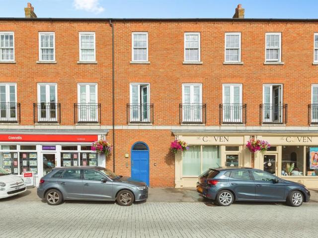 Flat for sale in Coldharbour, Buckinghamshire