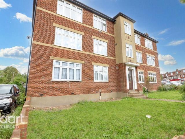 Flat for sale in London Borough of Ealing, Greenford