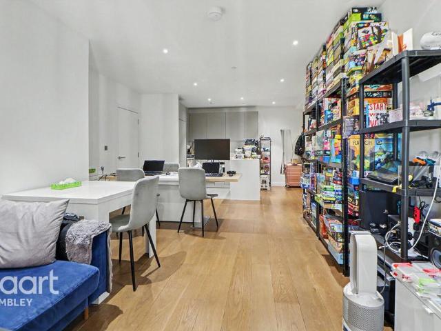Flat for sale in Greater London