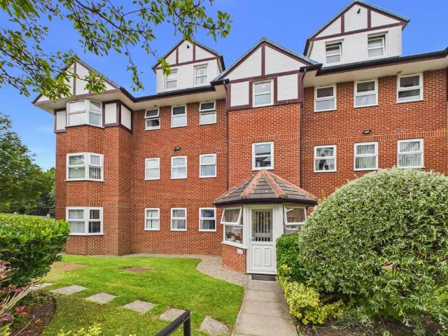 Flat for sale in Preston, Tynemouth
