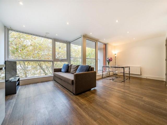 Flat for sale in Rotherhithe, Greater London