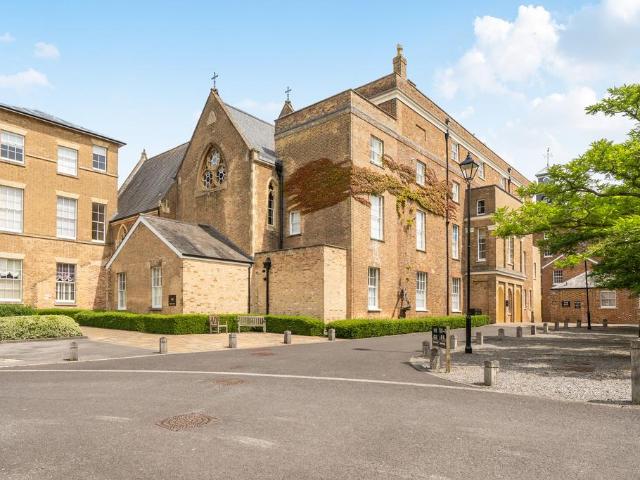 Flat for sale in Firepool, Rumwell