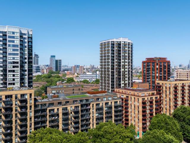 Flat for sale in Elephant and Castle, Greater London