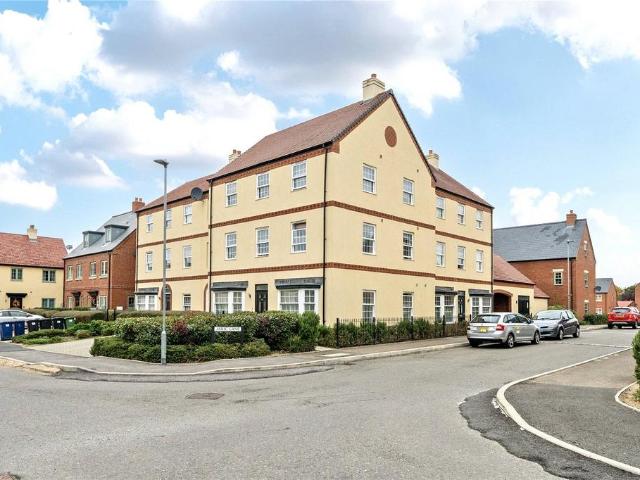 Flat for sale in Huntingdon, Cambridgeshire